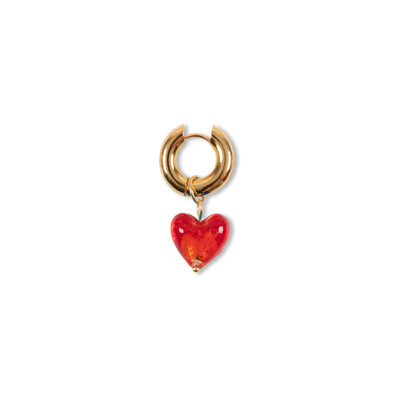 Chunky heart red - These Chunky earrings are real eye catchers. Wear it on it’s own or create your personal perfect ear party. More is more and less is bore.